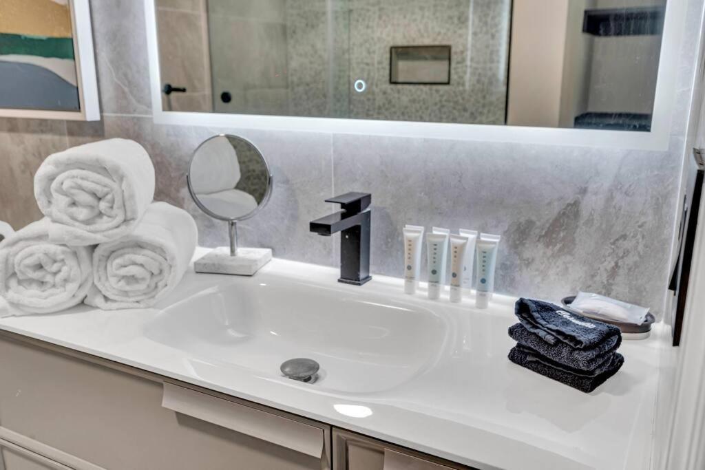 マイアミLuxurious Private Unit With Parkingアパートメント エクステリア 写真